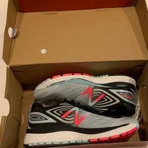 NWT Running Course New balance gym shoes